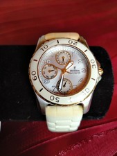   Ancienne montre femme festina Cadran Et Bracelet Silicone De Couleur Beige
