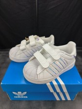 paire de chaussure enfant