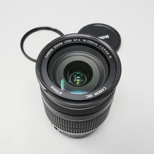 Canon EF-S 18-200mm f3.5-5.6