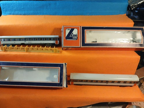 Lot wagons corail de - 2,