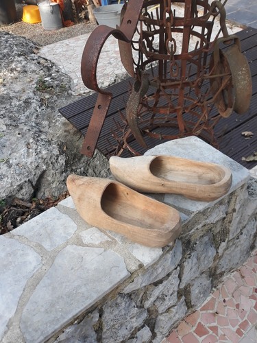 Paire sabots bois ancien - sabots,