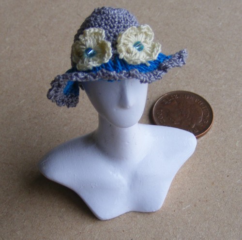 Poupées maison femmes gris - maison,