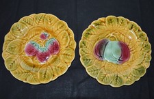 Lot 2 anciennes assiettes Majolique barbotine SARREGUEMINES fraises pommes 19cm