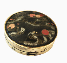 Poudrier japonisant de chez COTY Paris