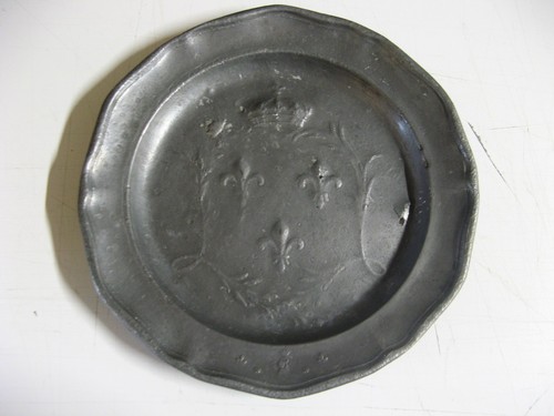 Rare assiette étain - , xviie