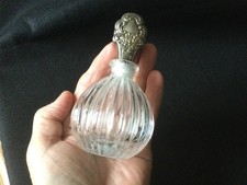 ancien flacon de parfum ou a sel bouchon argent  1900
