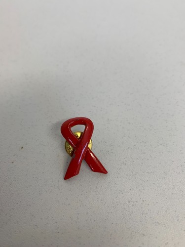 Pins ruban rouge solidarité - pins,