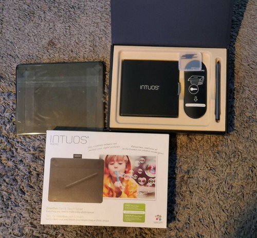 Wacom black small intuos art - wacom,