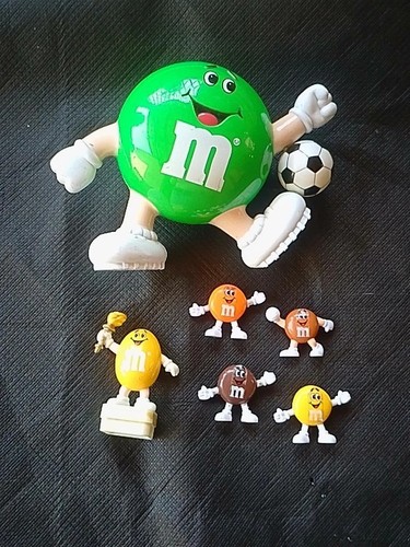 Figurine s footballeur - m&m's,