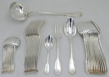 Alfénide, Christofle Louvois Coquille, ménagère set 37 pièces, en métal argenté.