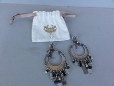 Grande boucle d'oreille