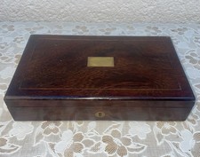 Ancienne boîte en bois et laiton intérieur velours rouge