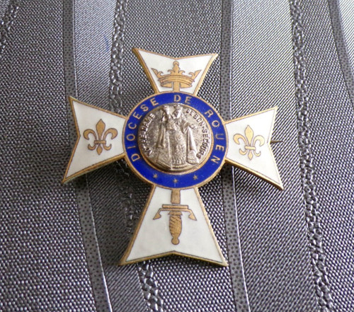Broche religieuse diocese - broche, du