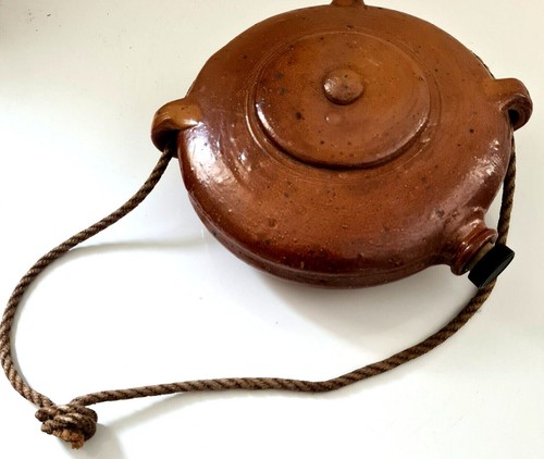 Ancienne gourde crapaud à - ,