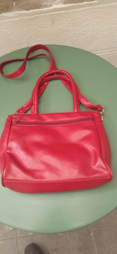 Sac main rouge - à,