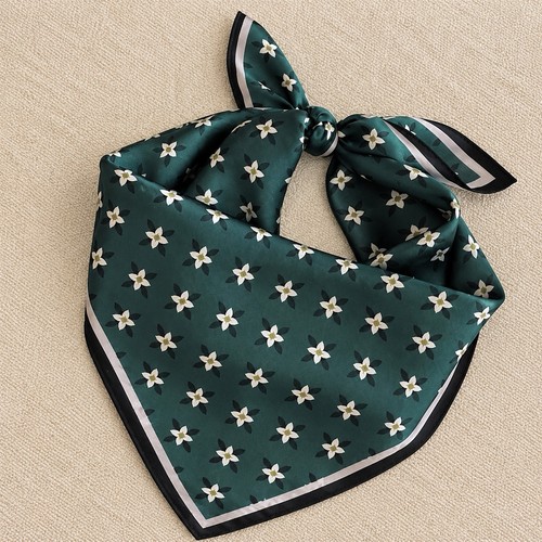 Foulard carré 100 soie - 100%,