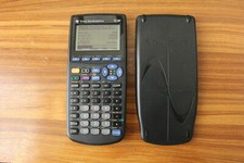 Jolie caculatrice scientifique TI 89 avec son mode d'emploi #SoutienUkraine