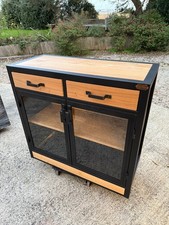 Buffet design industriel vitrée 2  - Atelier de fabrication de meuble sur mesure