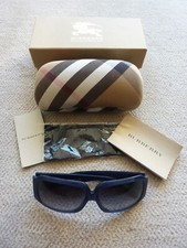 PAIRE DE LUNETTES DE SOLEIL BURBERRY BLEU MARINE POUR FEMMES NEUVES