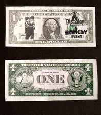 1 BANKSY Dollar - Kissing Bobbies -  Dismaland (REPRODUCTION)
