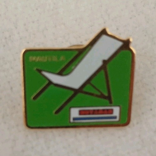 Pin métal avion fond - fond, vert