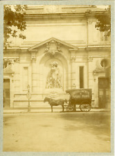 France, Cheval et charette devant une statue, ca.1900, vintage citrate print Vin