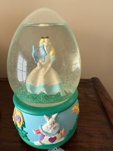 Disney water globe musical - disney,