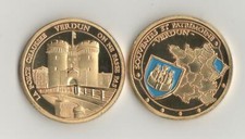 SUPERBE MÉDAILLE / SOUVENIR ET PATRIMOINE DE VERDUN -NEUVE - 1914-1918 MILITARIA