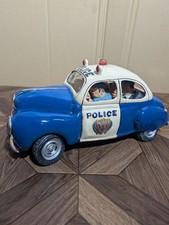 Figurine sculpture de voiture