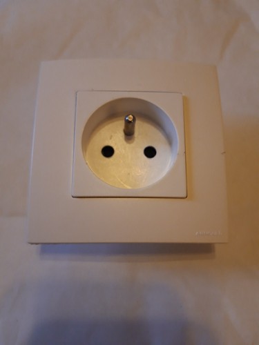 Prise courant 220 - de, volts