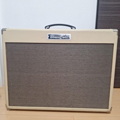 Blues cube artist guitar - cube,