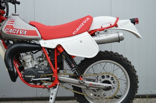 Plaques latérales cagiva 125 - latérales,