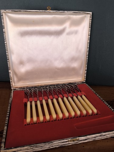 Ancien coffret 12 - ,