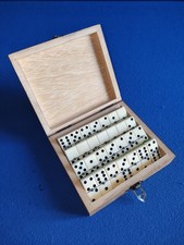 ​Ancien Jeu de Dominos AJ