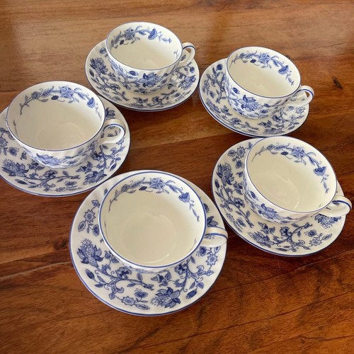 Lot tasses et soucoupes - de,