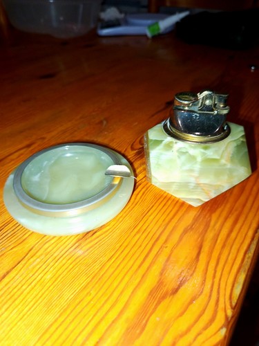 Briquet cendrier table - de,