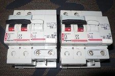 DISJONCTEUR DIFFERENTIEL 2POLES PROTEGES 2A 30mA. AC LEGRAND 2AMPERES PC10KA.