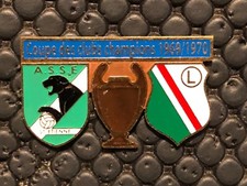 PINS BADGE FOOTBALL SOCCER