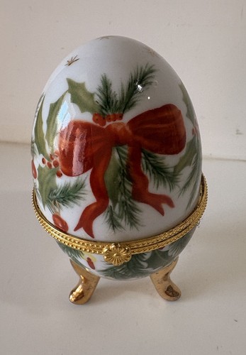 Oeuf porcelaine sur pieds - oeuf,