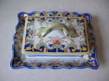 Ancien beurrier en faïence