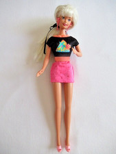 BARBIE en ROBE TRICOLORE et