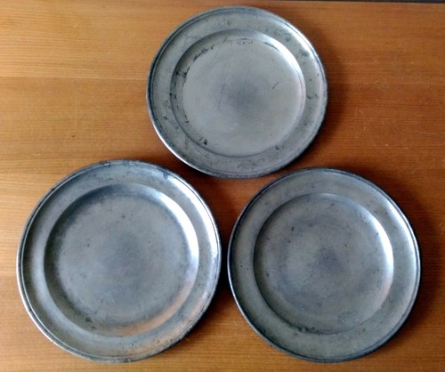 Assiettes rondes poincon - assiettes,