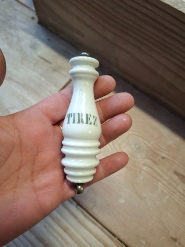 Ancienne poignée porcelaine