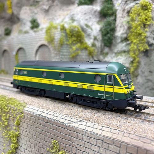 Locomotive diesel 5905 - locomotive, n°5905