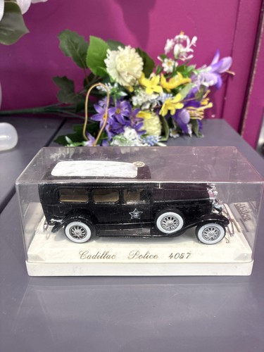 Voiture age solido 4057 - d, or
