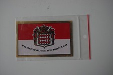 UN AUTOCOLLANT L'ECUSSON DE