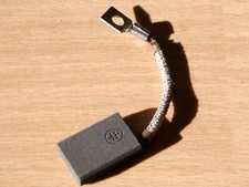 Chenard et Walcker  , UN charbon balai auxiliaire dynamo DYNE BAILLY ,2C10, ES10