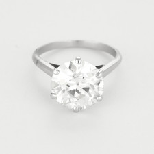 Bague solitaire en platine et