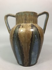 CÉRAMIQUE VERS 1900 Vase à