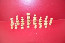 ANCIENNES PIECES DE JEU D'ECHEC.